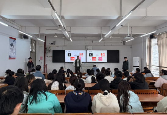 校友归巢传经验 陈圳盛为数字商贸学子解锁流量密码