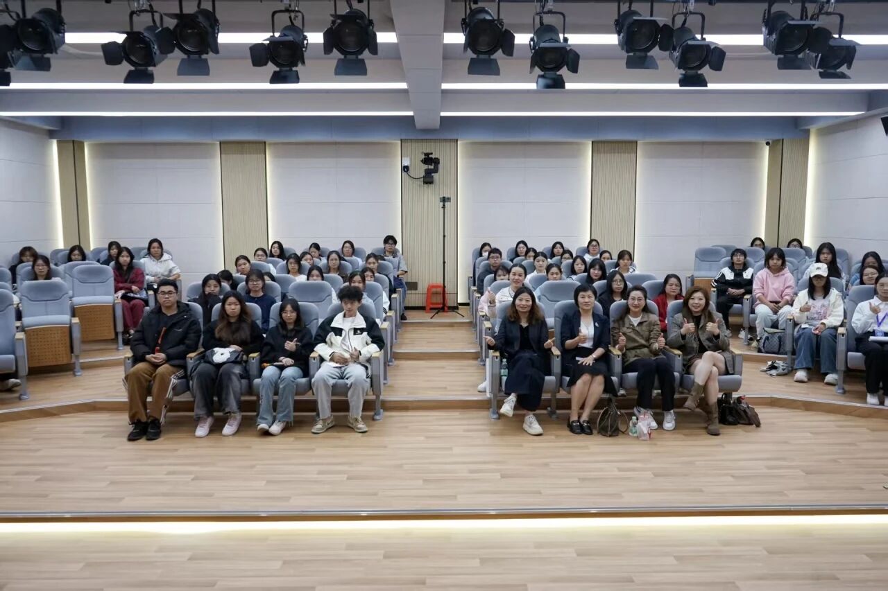 校友讲堂第16期 | 王丹分享“我的职业GPS三部曲”