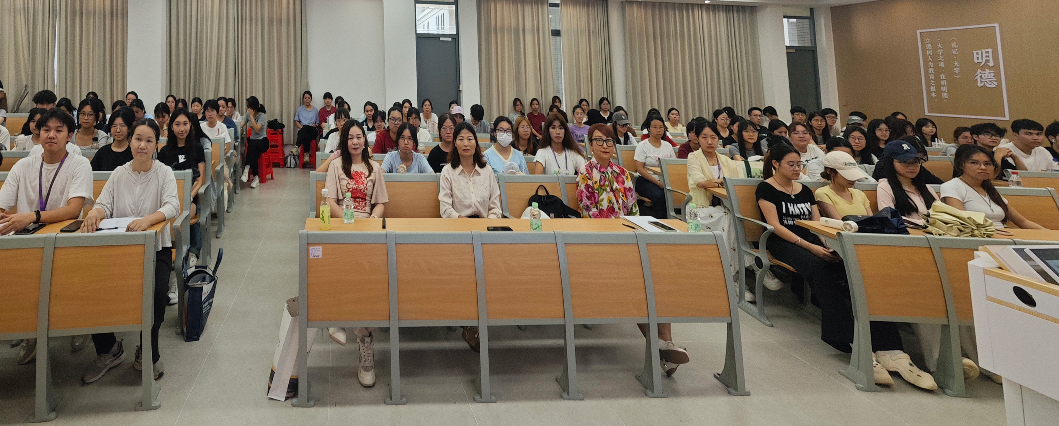 校友讲堂第15期：周丽敏分享 “ 从零到千万的突破 ”